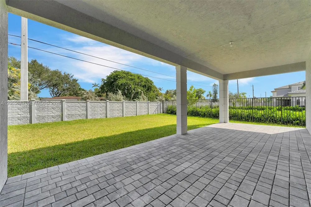 8283 SW 120th Ter Miami, FL 33156