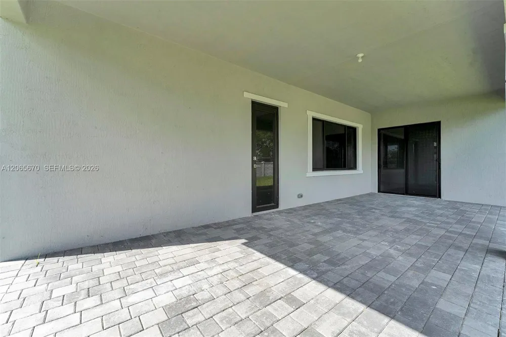 8283 SW 120th Ter Miami, FL 33156