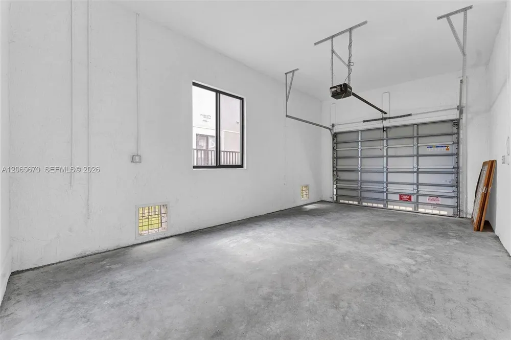 8283 SW 120th Ter Miami, FL 33156