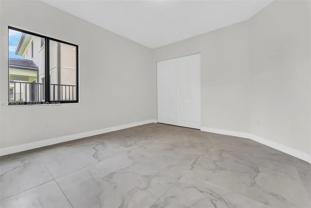 8283 SW 120th Ter Miami, FL 33156