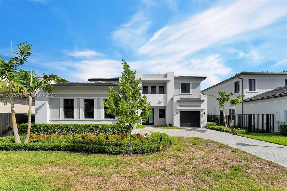 8283 SW 120th Ter Miami, FL 33156