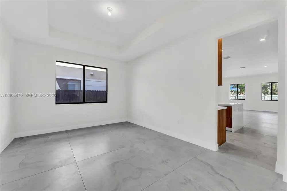 8283 SW 120th Ter Miami, FL 33156