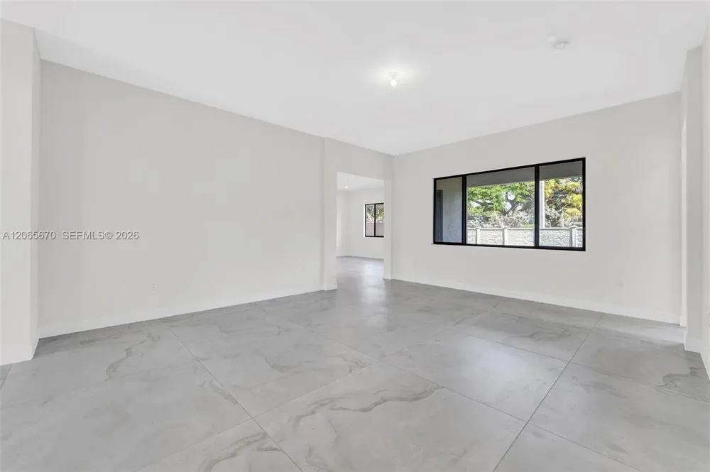 8283 SW 120th Ter Miami, FL 33156