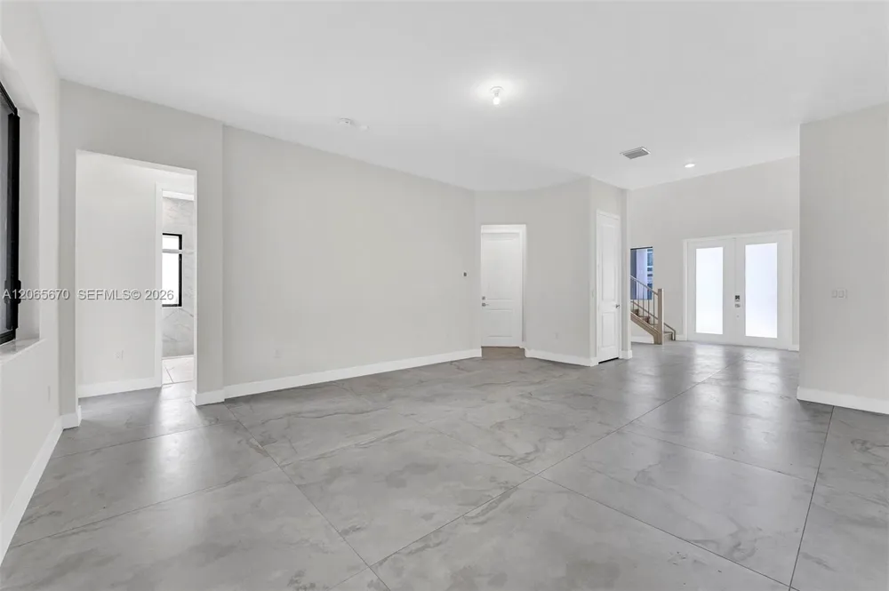 8283 SW 120th Ter Miami, FL 33156