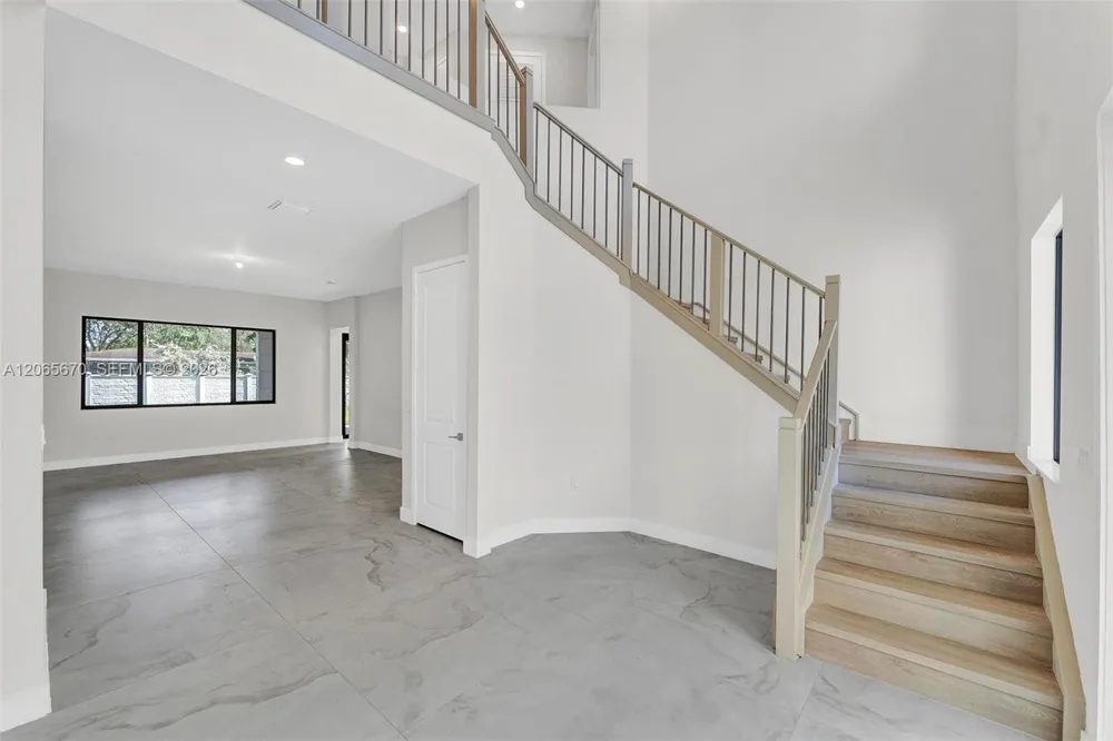 8283 SW 120th Ter Miami, FL 33156