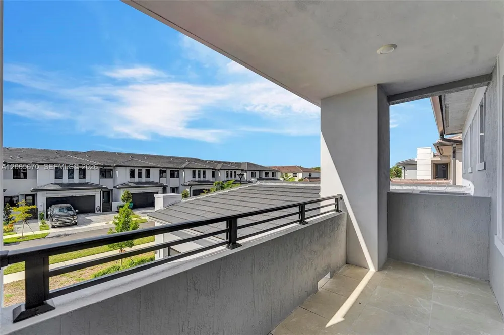 8283 SW 120th Ter Miami, FL 33156