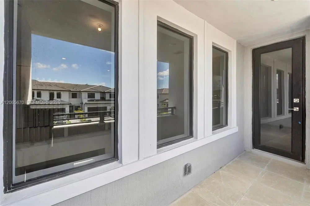 8283 SW 120th Ter Miami, FL 33156
