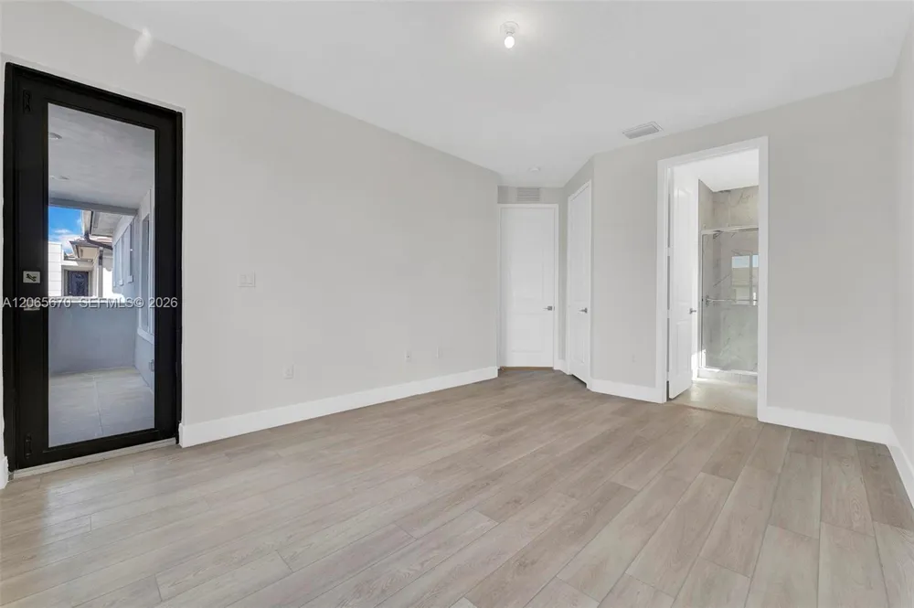 8283 SW 120th Ter Miami, FL 33156