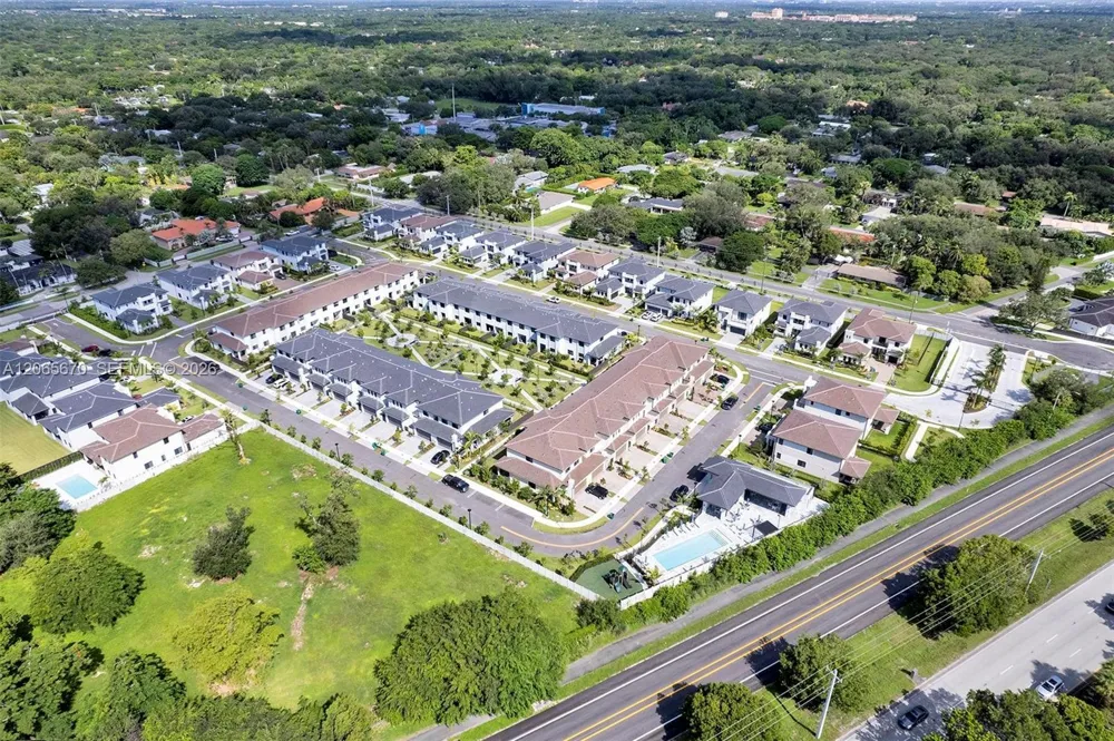8283 SW 120th Ter Miami, FL 33156