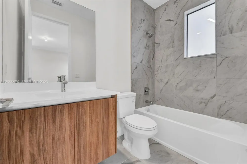 8283 SW 120th Ter Miami, FL 33156