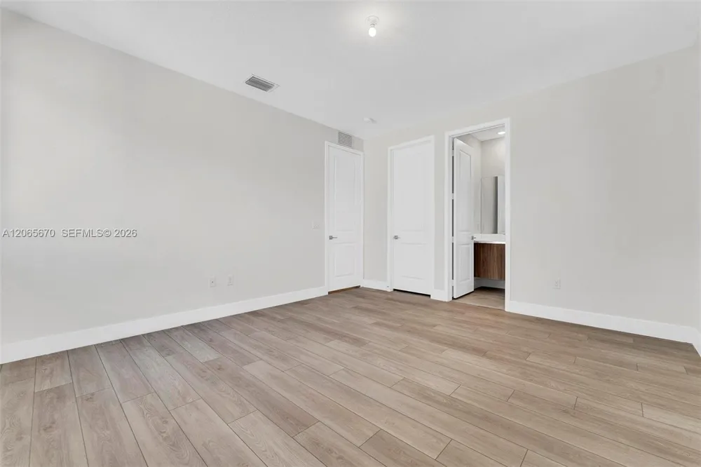 8283 SW 120th Ter Miami, FL 33156