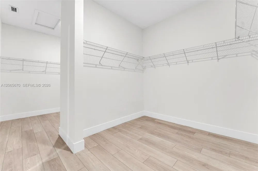 8283 SW 120th Ter Miami, FL 33156