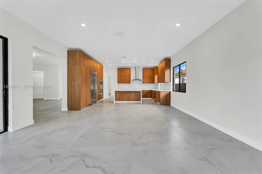 8283 SW 120th Ter Miami, FL 33156