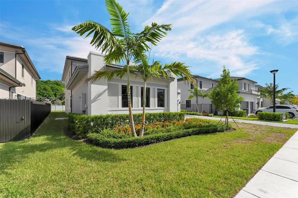 8283 SW 120th Ter Miami, FL 33156
