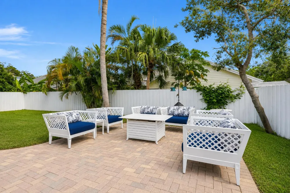 10831 SE Pinegrove Street Tequesta, FL 33469
