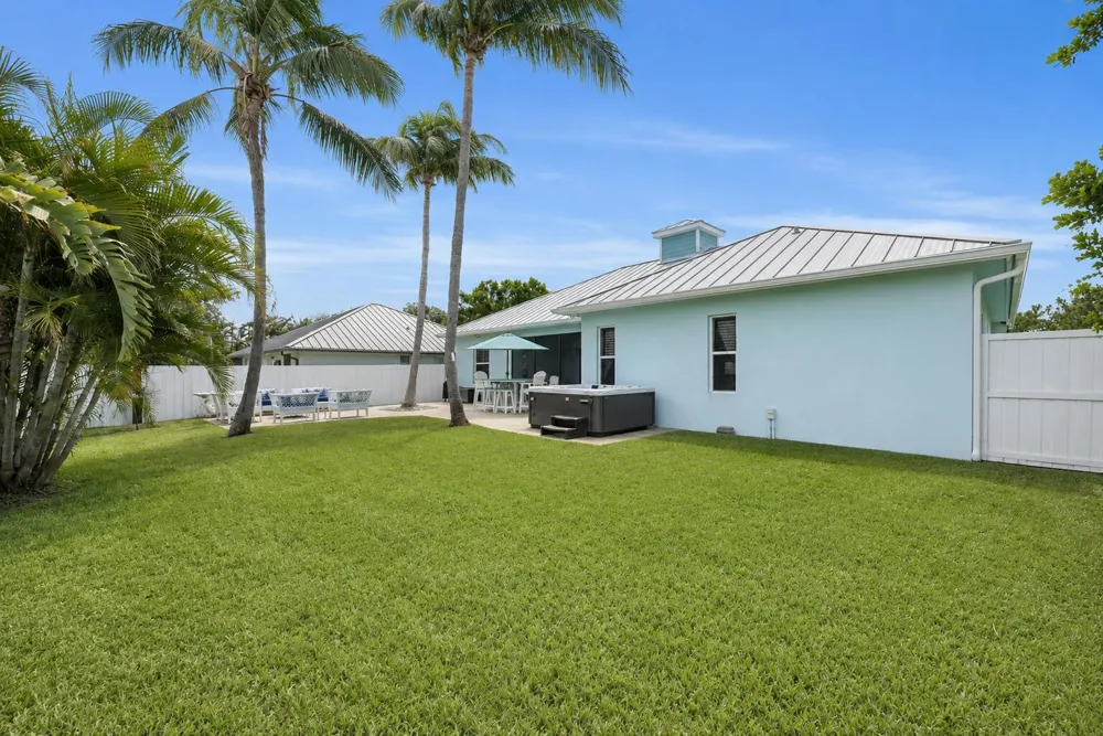 10831 SE Pinegrove Street Tequesta, FL 33469