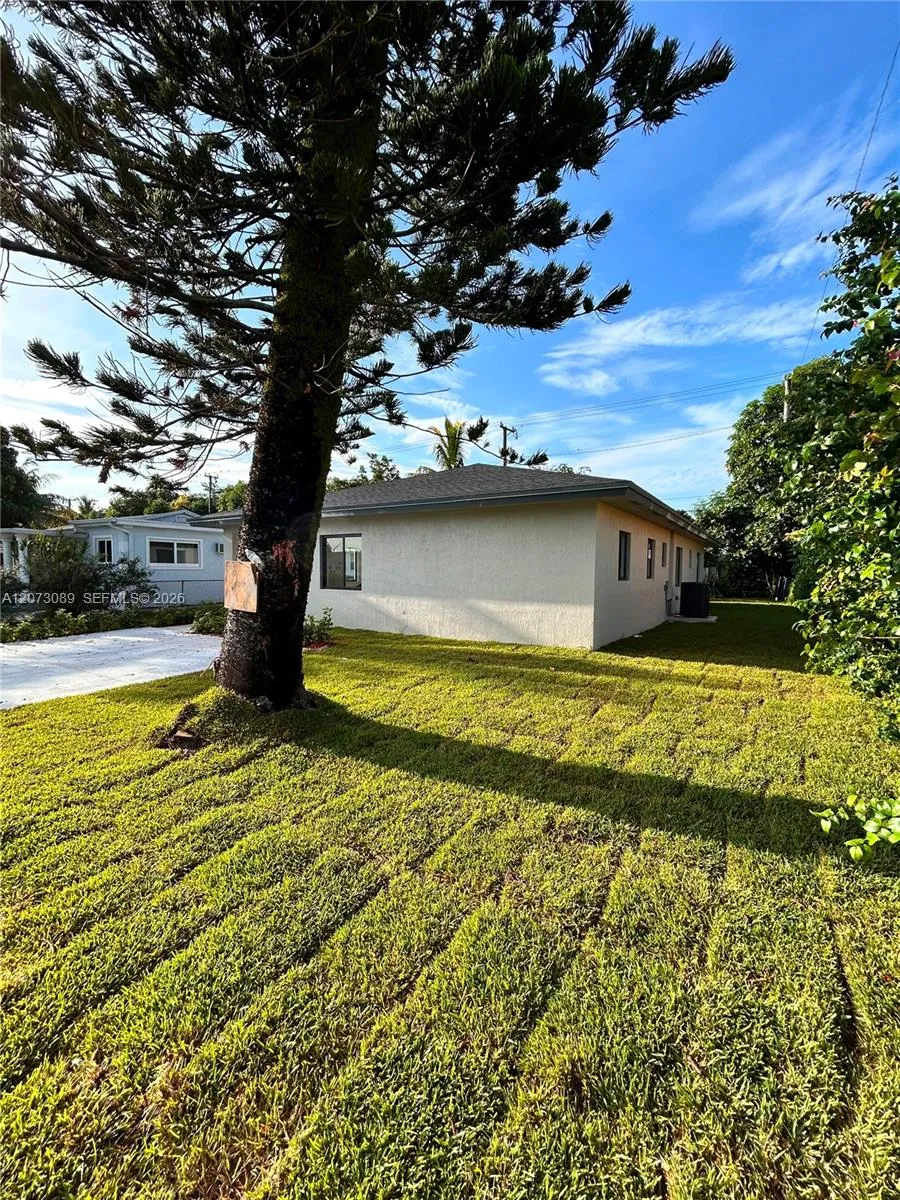 2950 NW 93 ST Miami, FL 33147