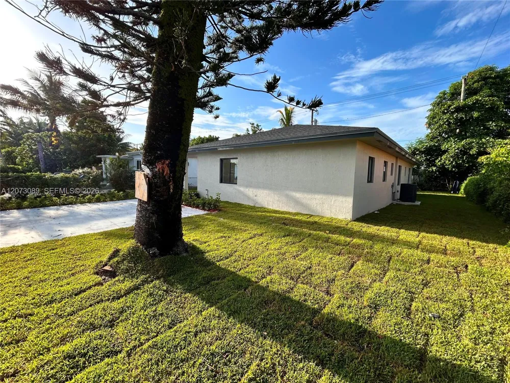 2950 NW 93 ST Miami, FL 33147