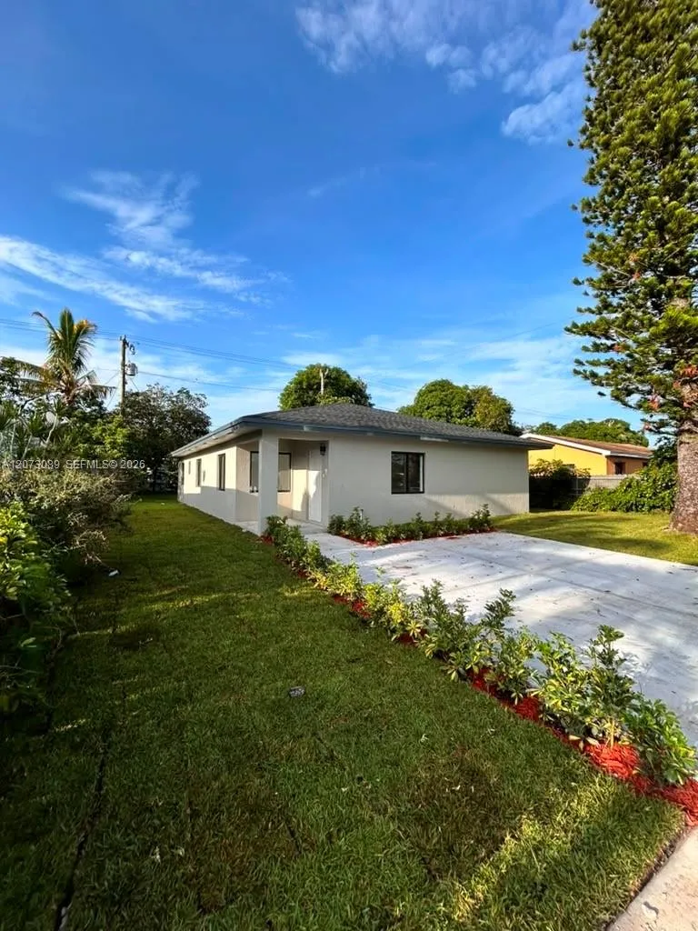 2950 NW 93 ST Miami, FL 33147