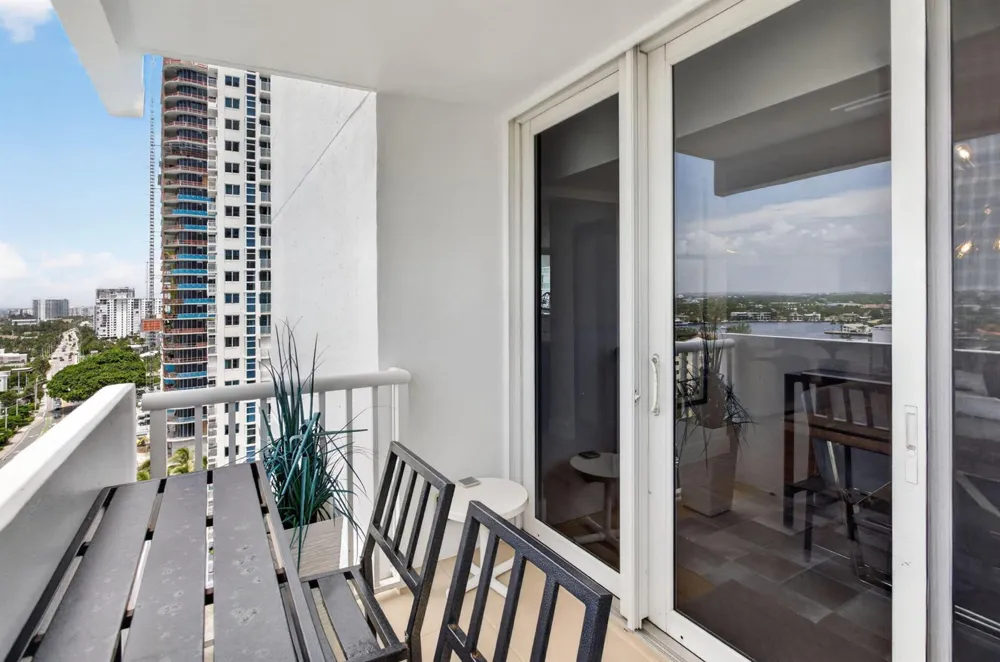 1370 S OCEAN BOULEVARD #1705 Pompano Beach, FL 33062