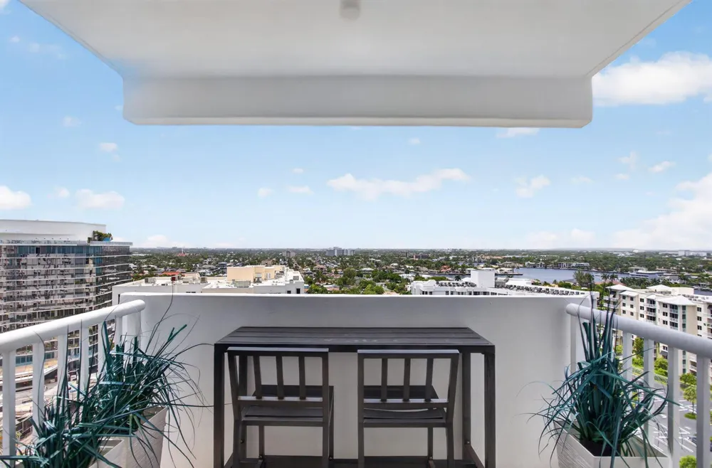 1370 S OCEAN BOULEVARD #1705 Pompano Beach, FL 33062