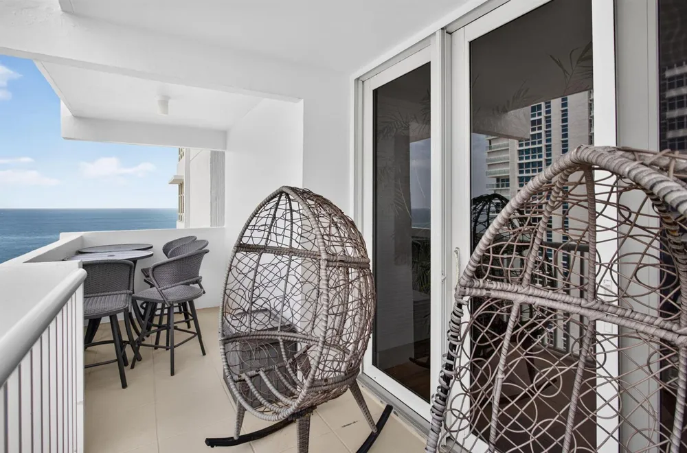 1370 S OCEAN BOULEVARD #1705 Pompano Beach, FL 33062