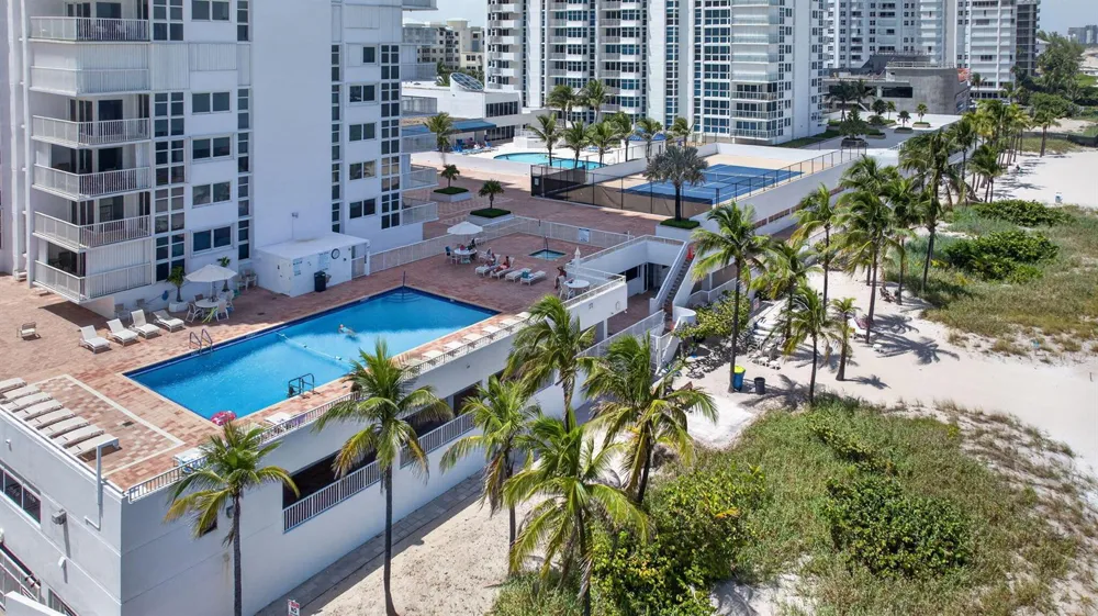 1370 S OCEAN BOULEVARD #1705 Pompano Beach, FL 33062