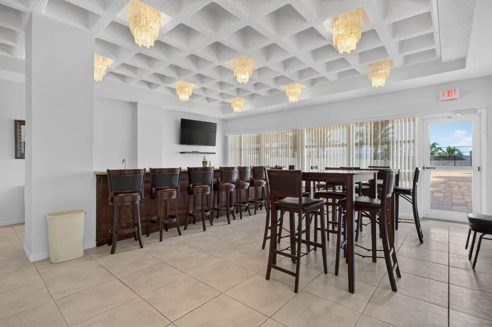 1370 S OCEAN BOULEVARD #1705 Pompano Beach, FL 33062