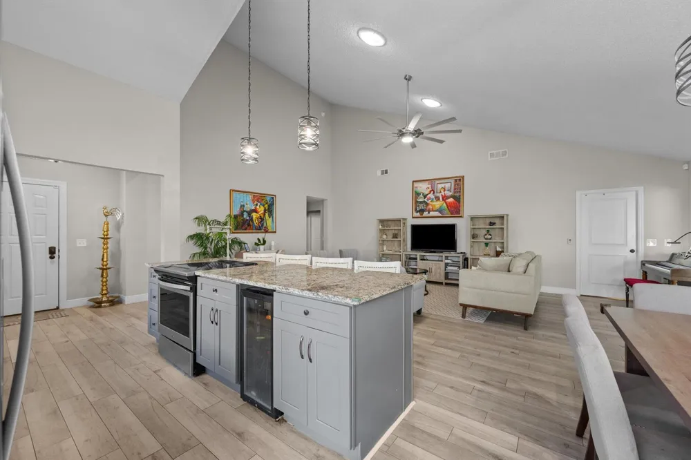 2895 FARRAGUT LANE West Palm Beach, FL 33409