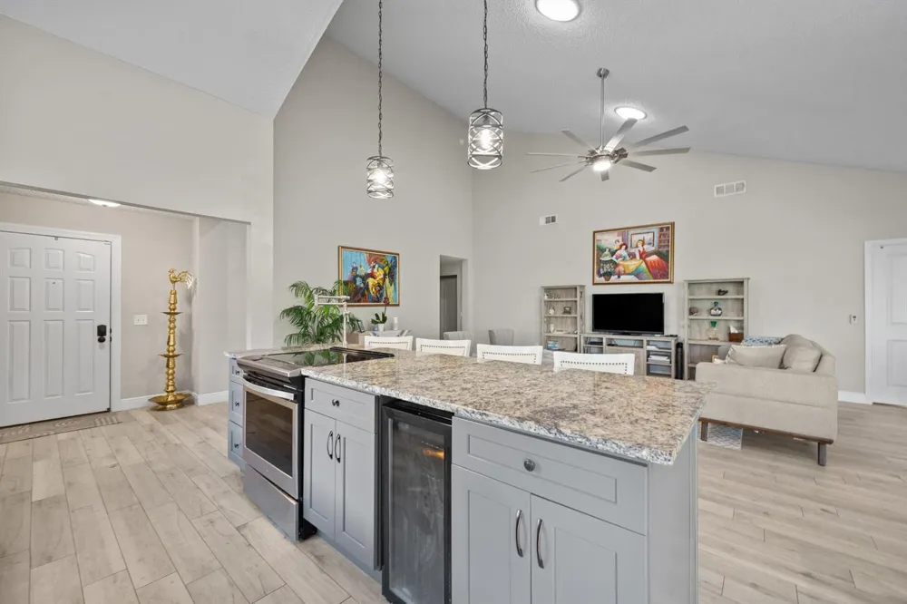 2895 FARRAGUT LANE West Palm Beach, FL 33409