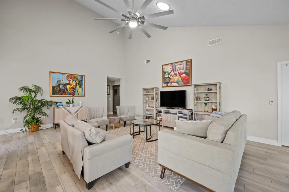 2895 FARRAGUT LANE West Palm Beach, FL 33409