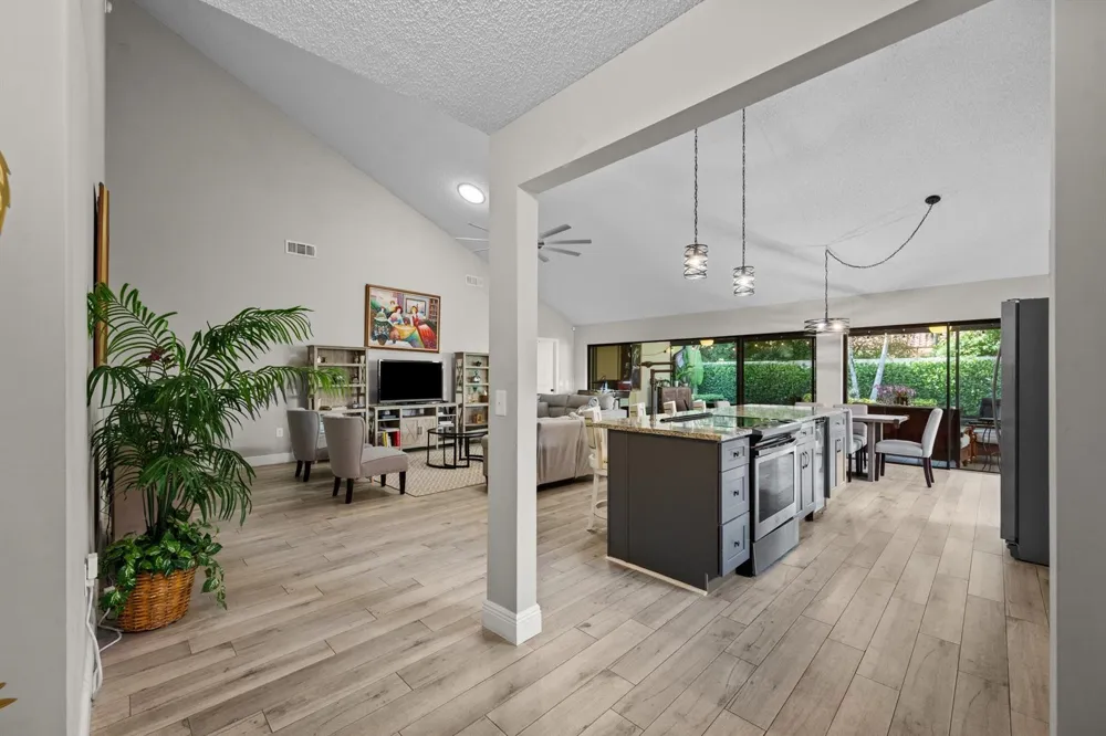 2895 FARRAGUT LANE West Palm Beach, FL 33409