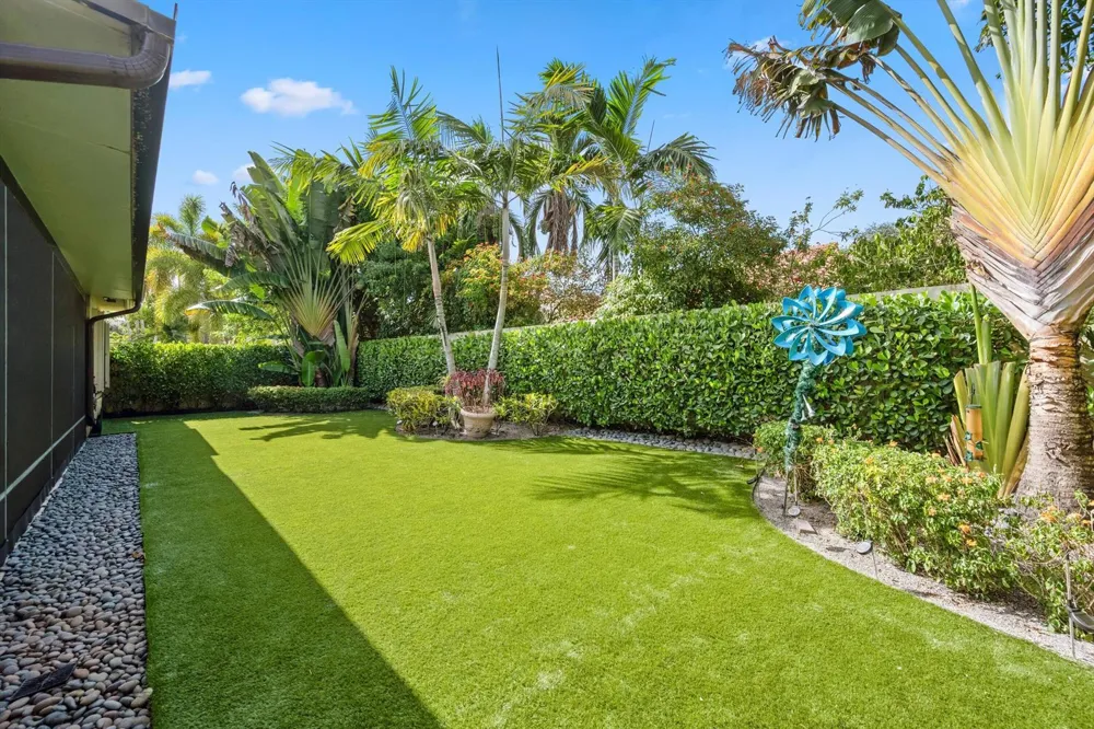 2895 FARRAGUT LANE West Palm Beach, FL 33409