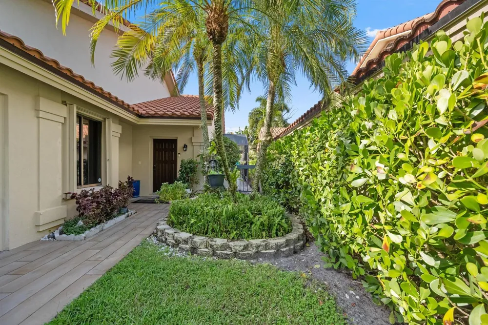 2895 FARRAGUT LANE West Palm Beach, FL 33409