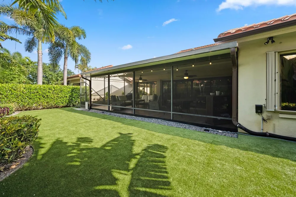 2895 FARRAGUT LANE West Palm Beach, FL 33409
