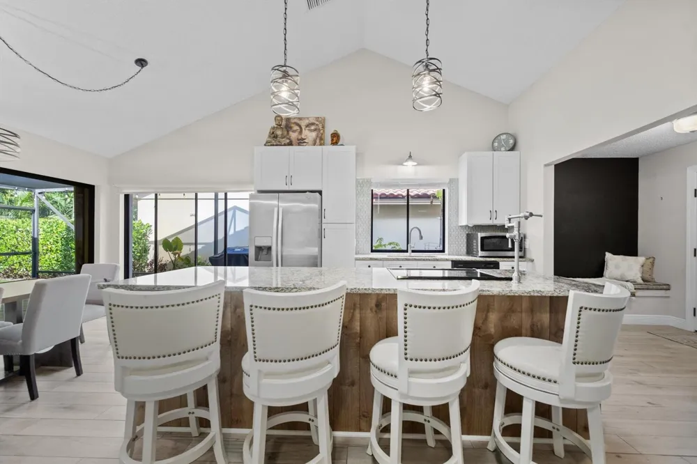 2895 FARRAGUT LANE West Palm Beach, FL 33409