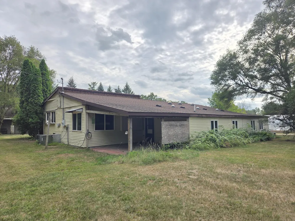 6119 Howard City Edmore Road Richland Township, MI 48891