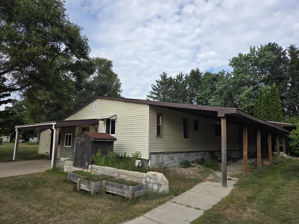 6119 Howard City Edmore Road Richland Township, MI 48891