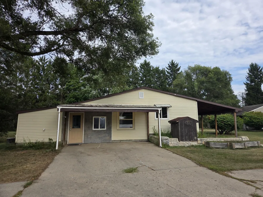 6119 Howard City Edmore Road Richland Township, MI 48891