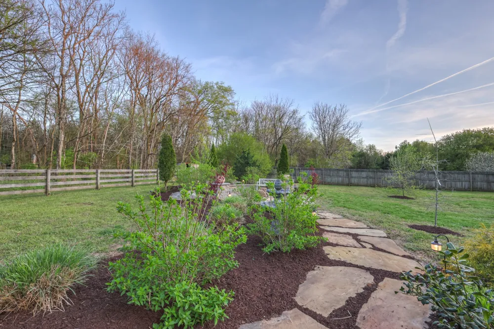 1737 Verona Caney Rd Lewisburg, TN 37091