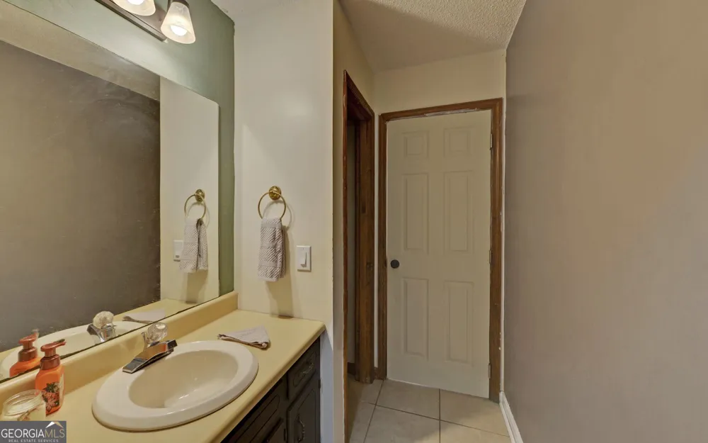 1120 Blair RD Mount Airy, GA 30563