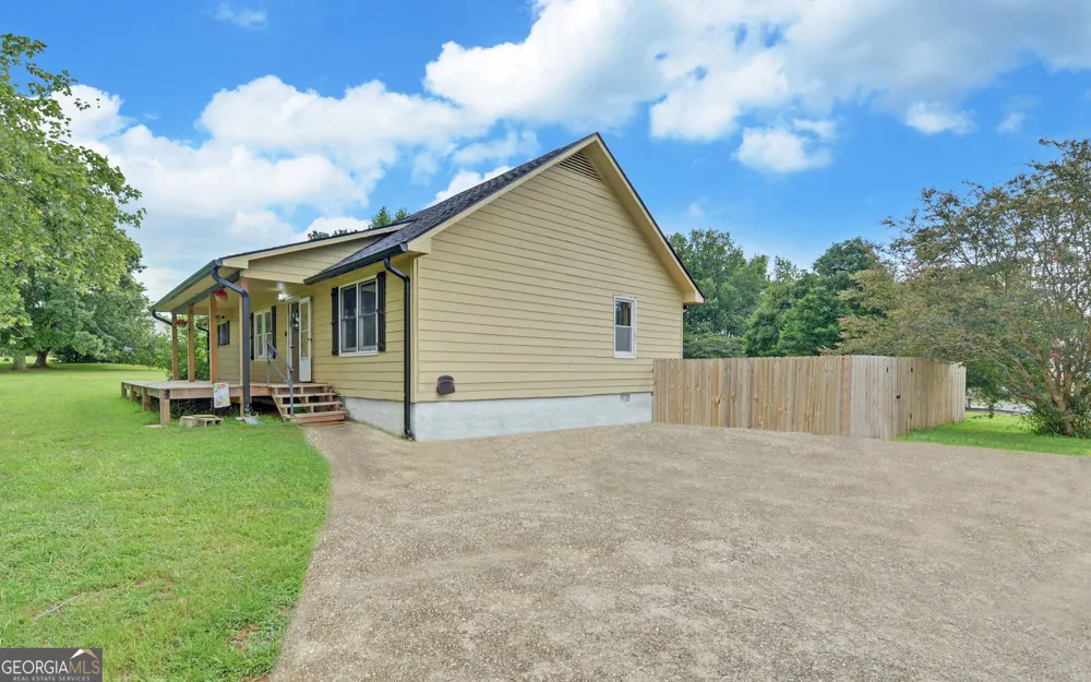 1120 Blair RD Mount Airy, GA 30563