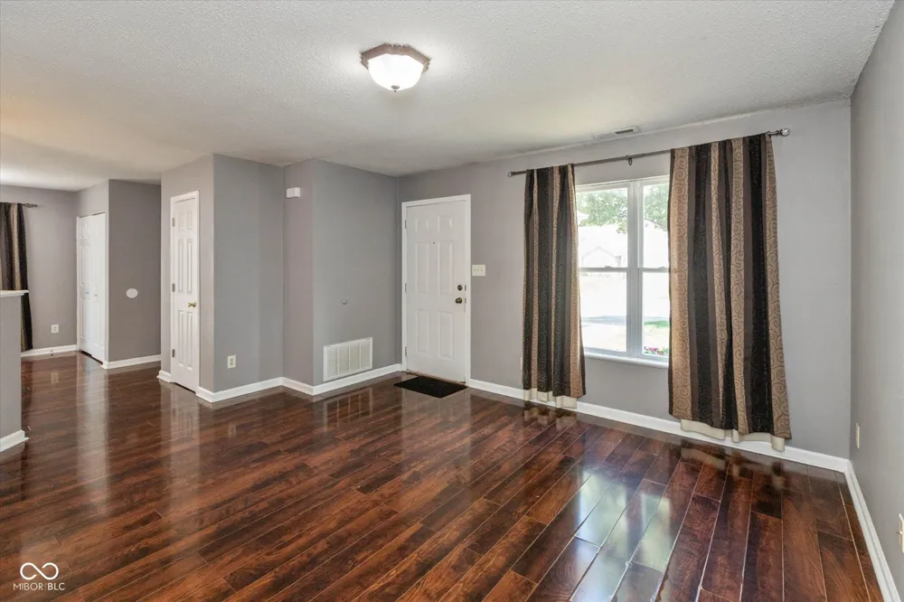 1009 Ebony Circle Franklin, IN 46131