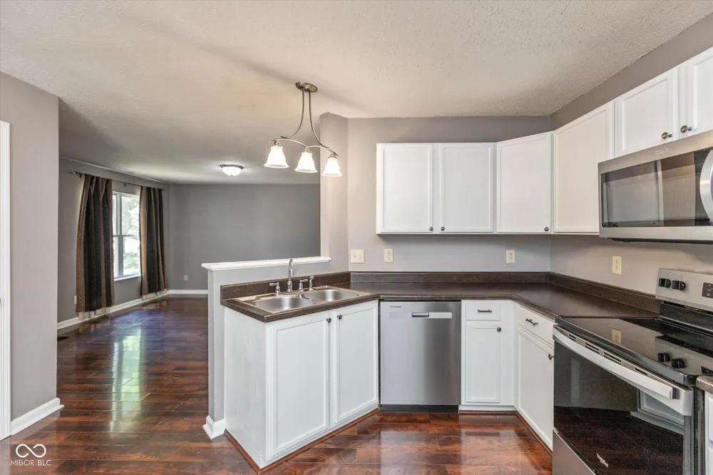 1009 Ebony Circle Franklin, IN 46131