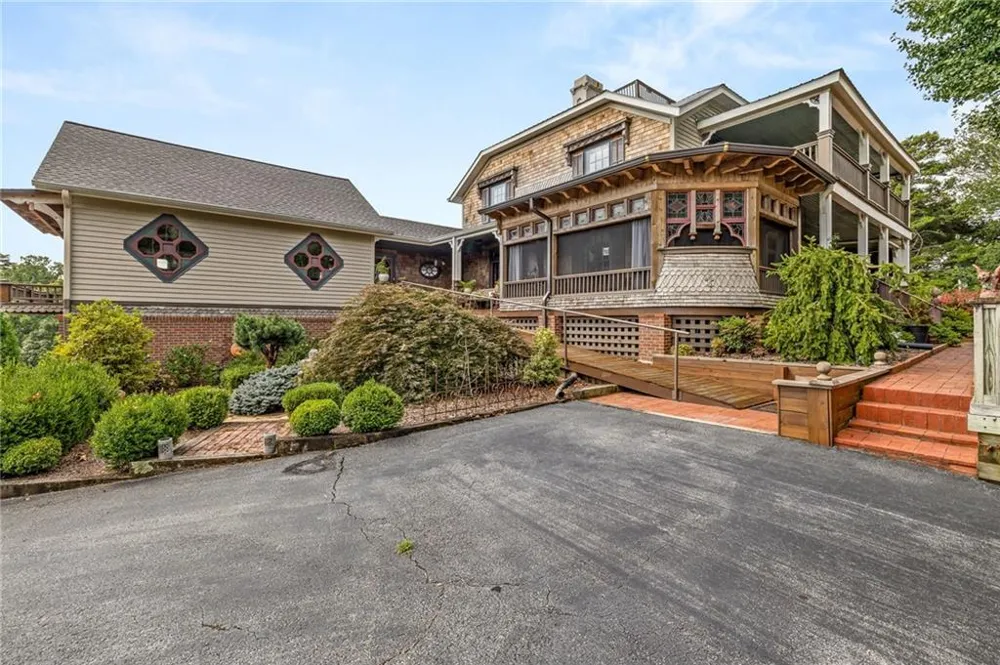 684 Grandview Avenue Mount Airy, GA 30563