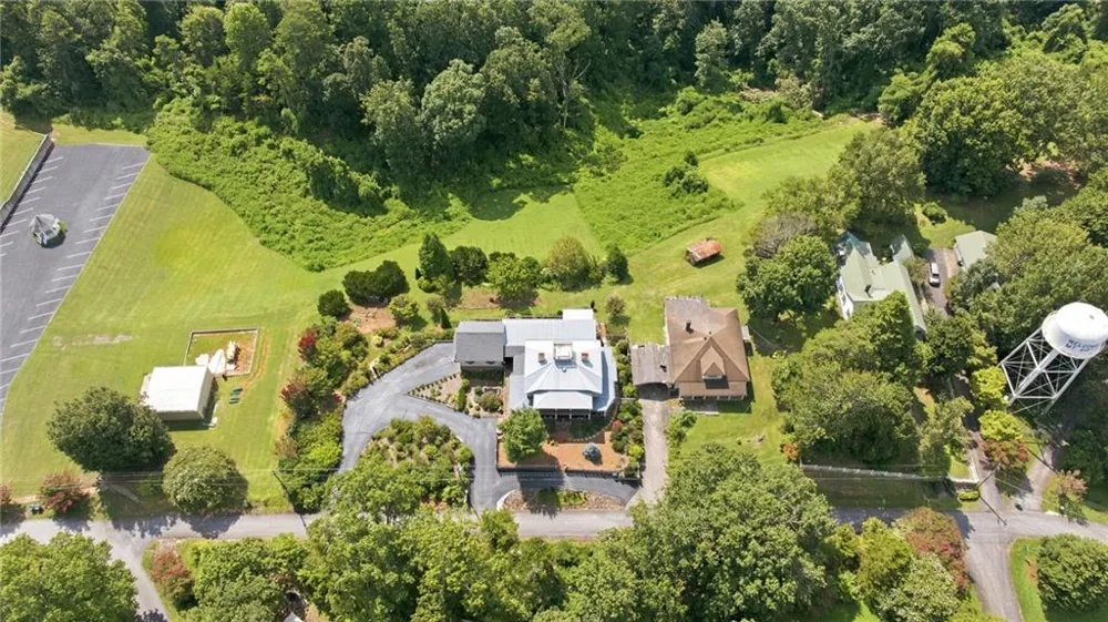 684 Grandview Avenue Mount Airy, GA 30563