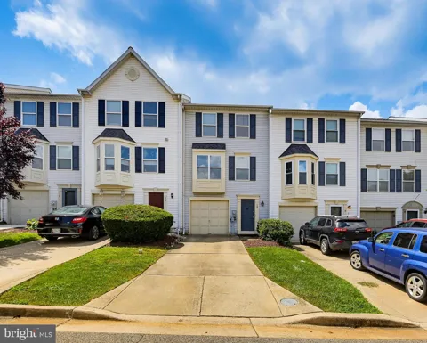 10 TOLLINGTON COURT #10