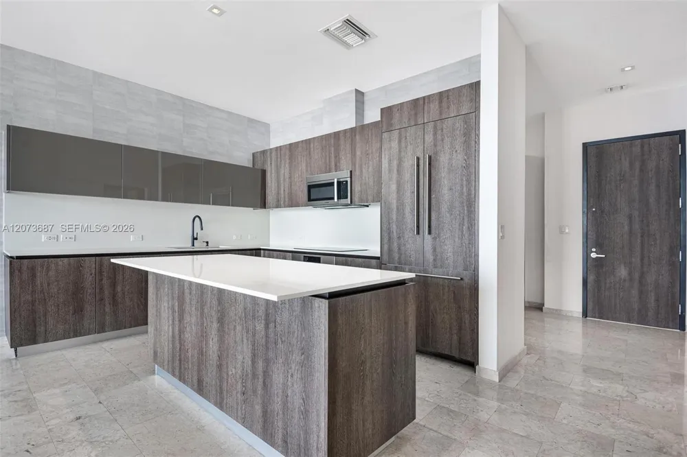 88 SW 7th St #4004 Miami, FL 33130