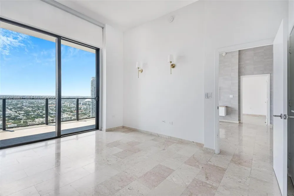 88 SW 7th St #4004 Miami, FL 33130