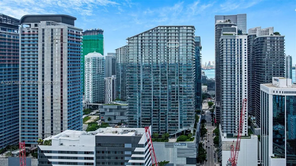 88 SW 7th St #4004 Miami, FL 33130